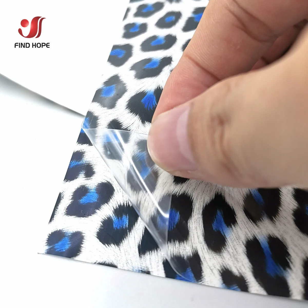 Термотрансферная виниловая термопленка с леопардовым рисунком из ТПУ для