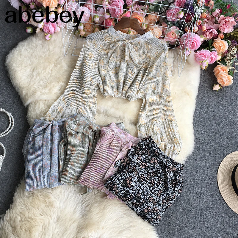 

Новинка 2022, весенне-осенняя винтажная универсальная рубашка с круглым вырезом и рукавами-фонариками, свободная плиссированная рубашка со ш...