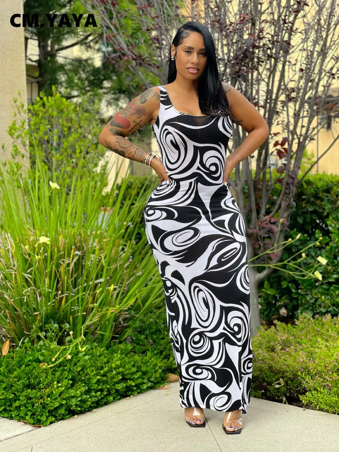 Женское обтягивающее платье макси CM.YAYA длинное без рукавов с принтом для