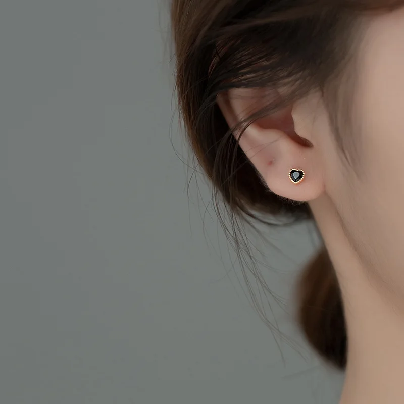 Женские серьги-гвоздики WANTME из серебра 925 пробы с черным Цирконом - купить по