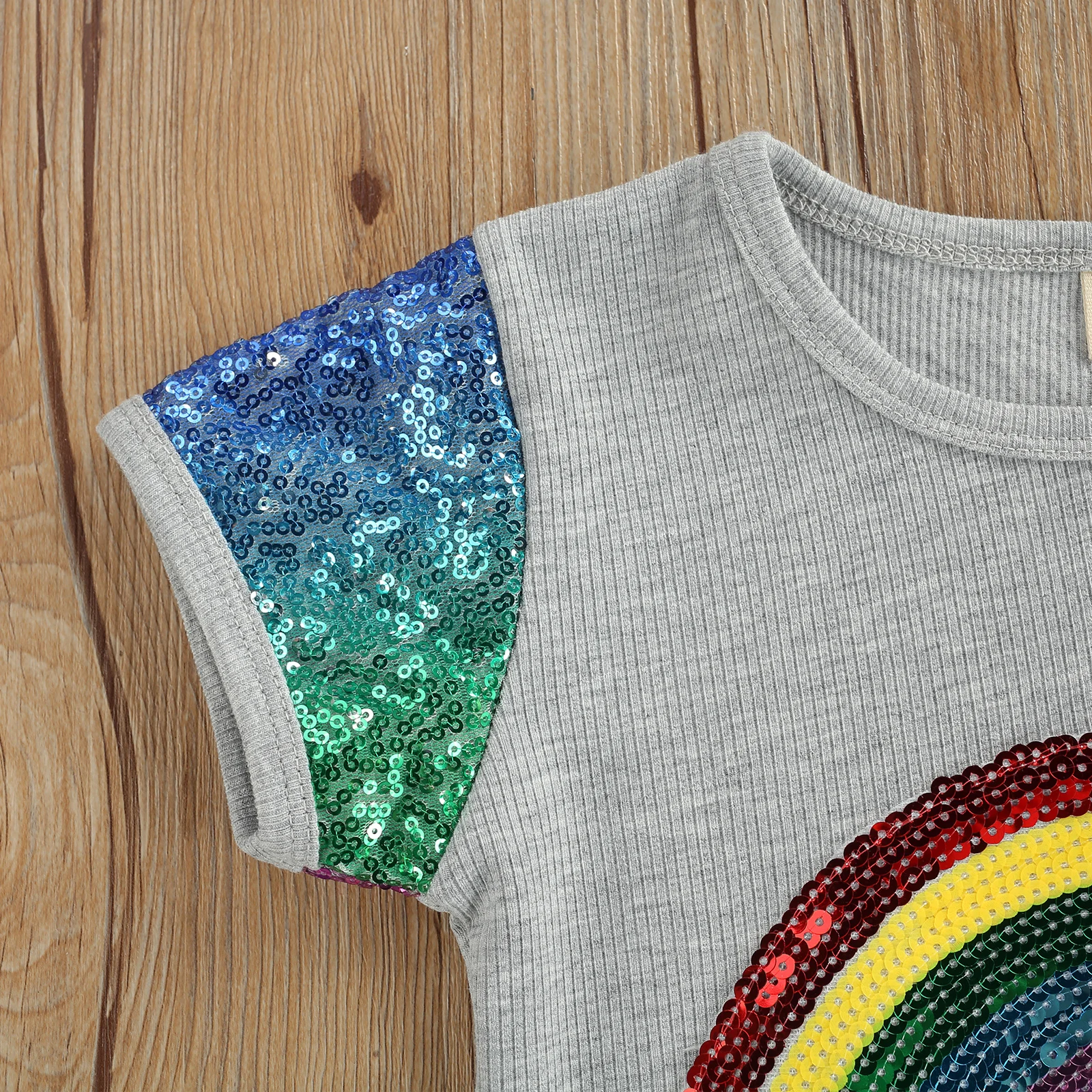 Новый комплект из футболки и шортов для девочек модные радужные Топы с коротким