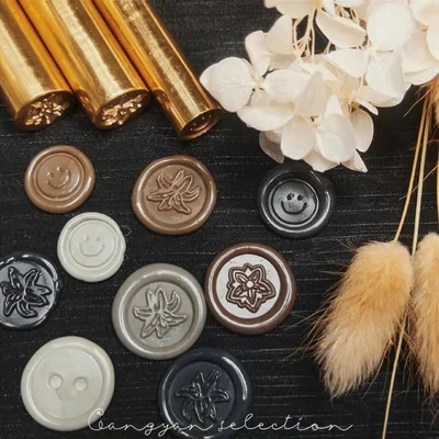 

Кнопка улыбки, голова лилии, отметки, почтовый журнал, посылка, свадебные аксессуары ручной работы