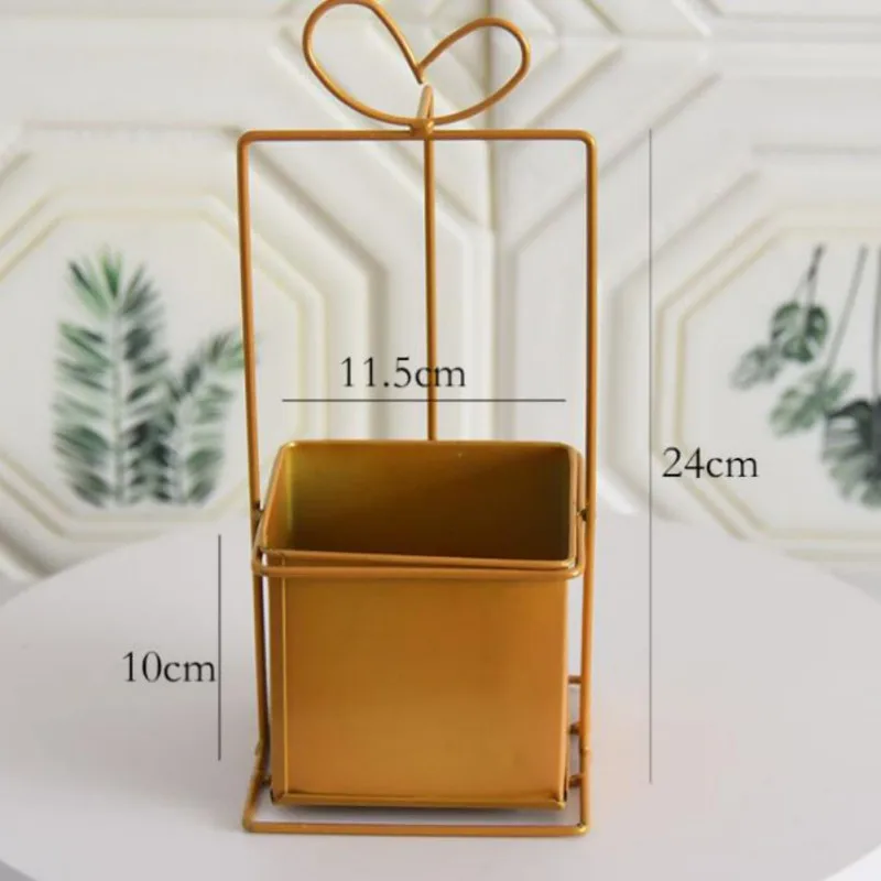 

Metallic Flower Basket Heart Gold-plated Geometry Hand-held Flower Basket Flower Cake Shelf