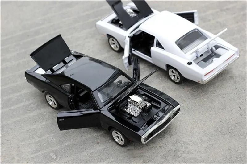 1/32 Форсаж Dodge Зарядное устройство модели автомобилей Литые под давлением сплав лошадей мышечные модели автомобилей со звуковым освещением игрушка подарок для коллекции