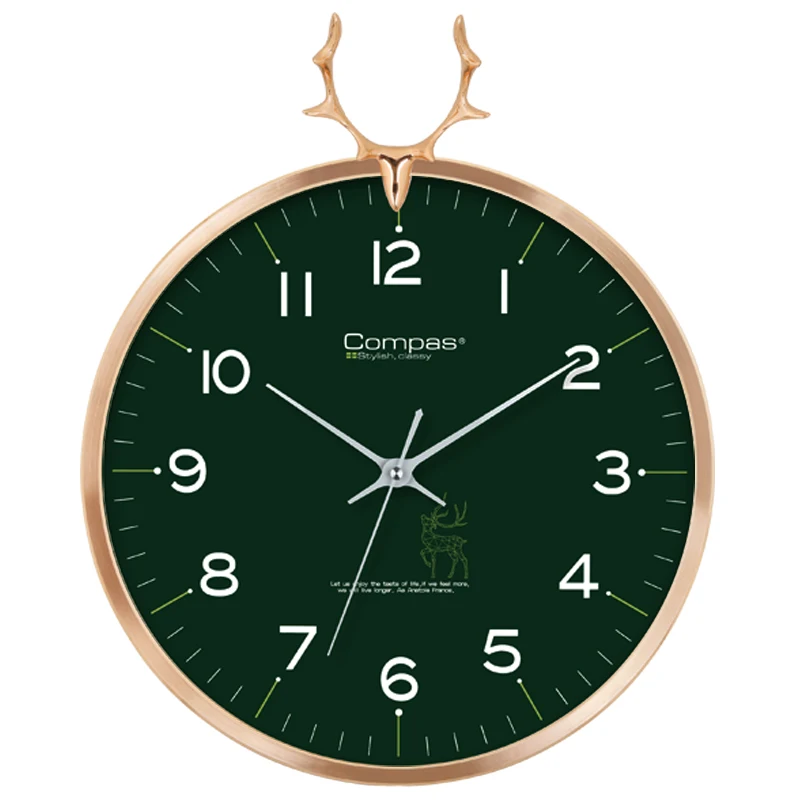 Часы с изображением головы оленя маятником золотого цвета бесшумные простые