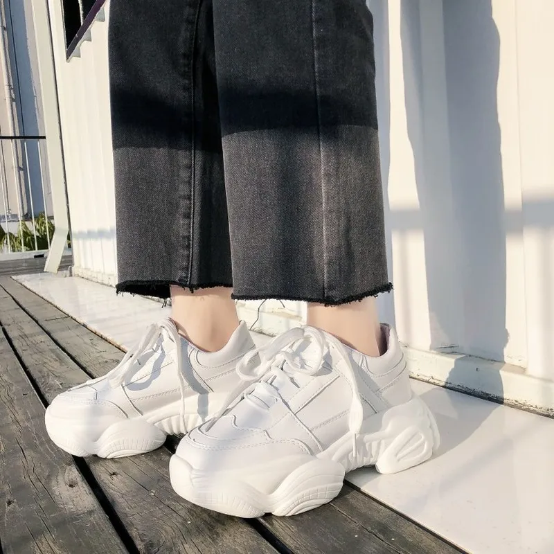 Женские осенние кроссовки для бега удобные дышащие на плоской платформе женская