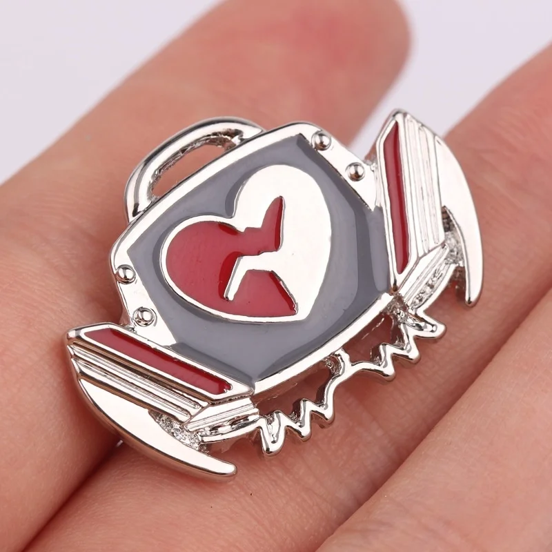 Модная популярная брошь-дефибриллятор из сплава для медицинских устройств