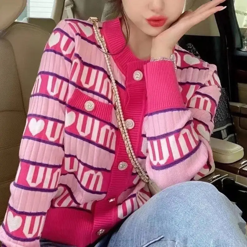 

2021 spring and autumn small fragrance style foreign style net red with short love letter sweater cardigan coat female