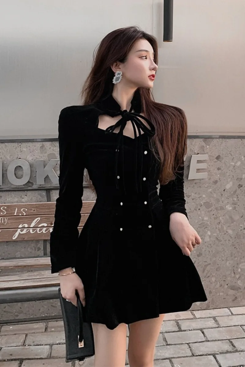 

Sexy Velvet Dress Women's 2020 New French Retro Court Style Long Sleeve Hepburn Temperament Waist Short Skirt