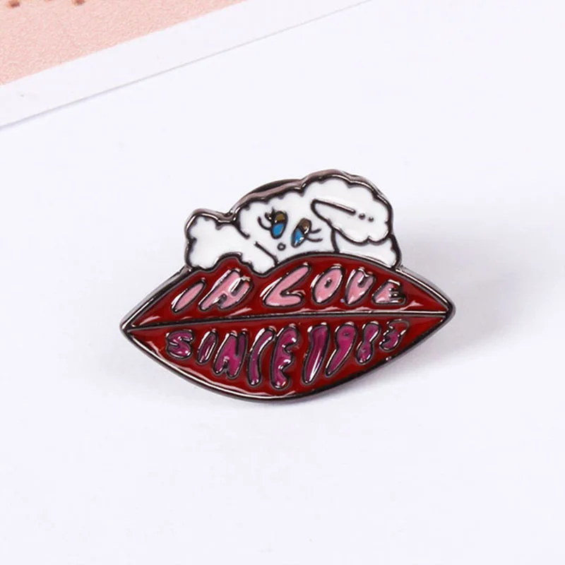Банан девушка губы Сердце Медведь эмалированные Броши для женщин личности