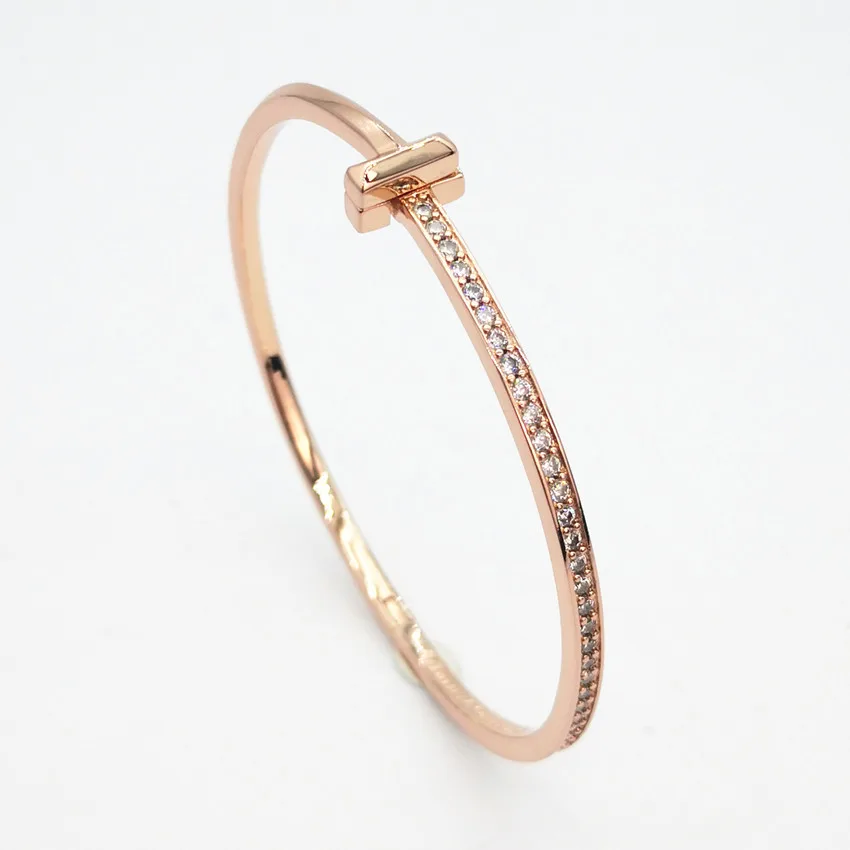 

S925 sterling silver classic ladies bracelet European and American popular ladies holiday gifts
