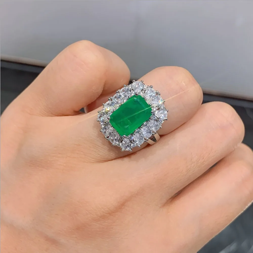 

New Vintage Emerald Gemstone High Carbon Diamond Ring Wedding Engagement Bands for Women Fine Jewelry Charms Gift Accessories