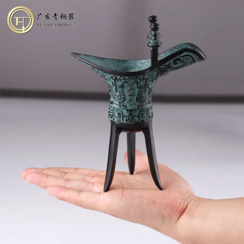 Рисунок 2 - Античная коллекция винная бутылка