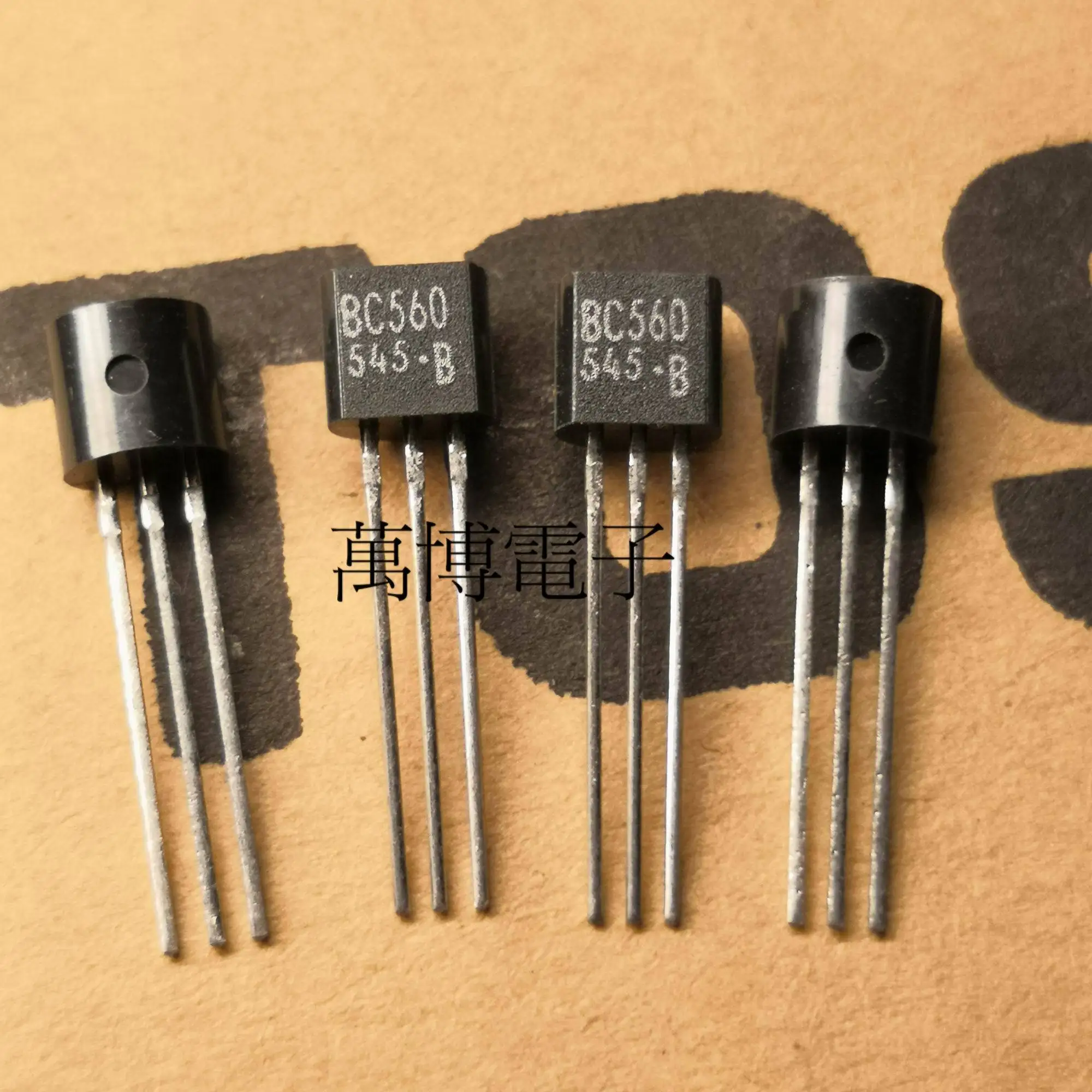 ТРАНЗИСТОР TOSHIBA BC560 TO 92 BC560B 10 шт. усилитель мощности звука C560B C560 B|Светодиодные