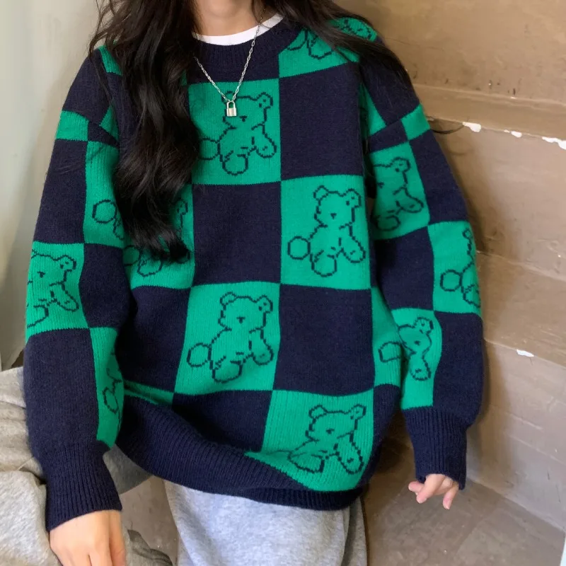 

2021 Autumn Winter New Korean Fashion Commute All-match O Neck Bear Plaid Print Design Loose Casual Knit Pullover Sweater