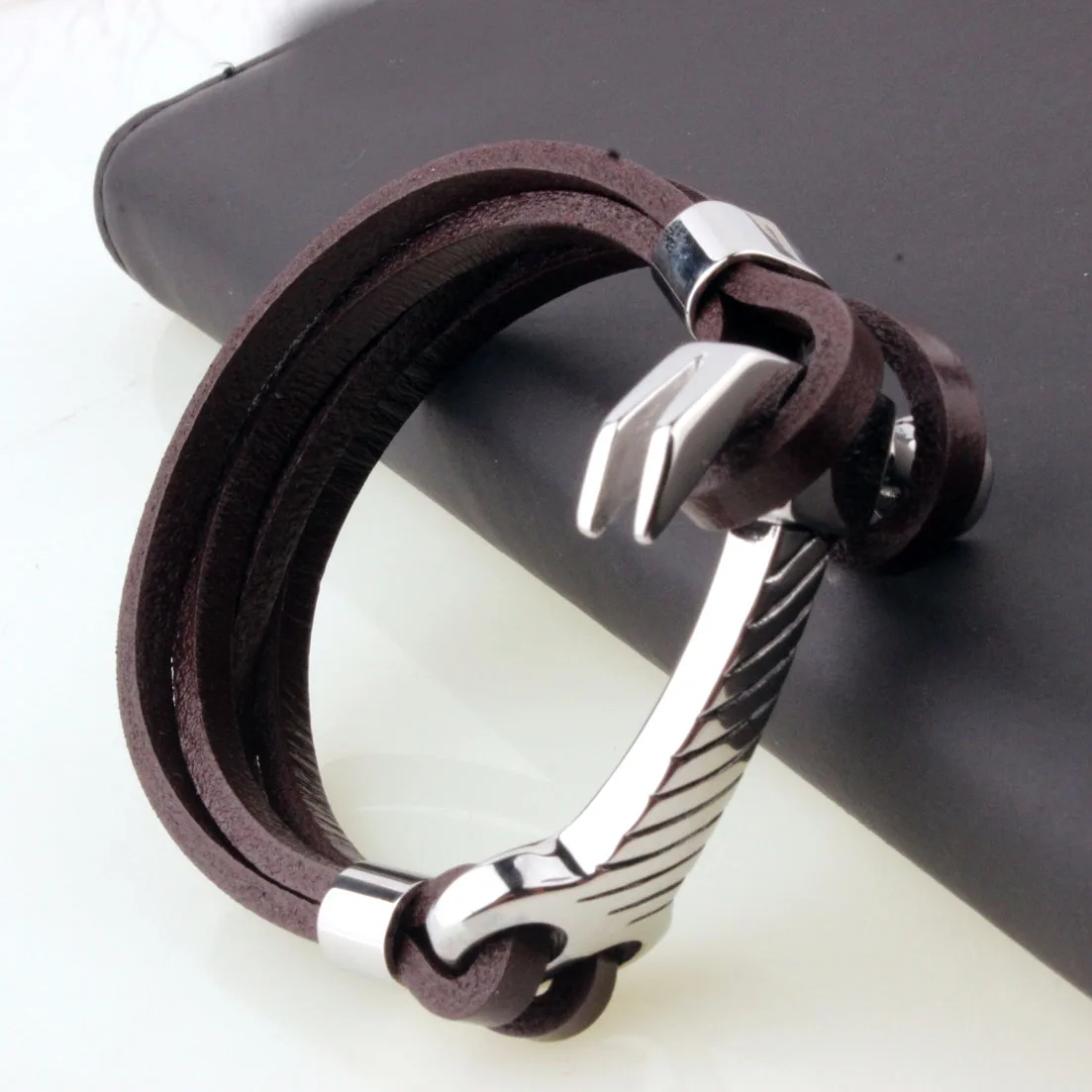 Браслет-манжета мужской из натуральной кожи ювелирное изделие в виде молотка на