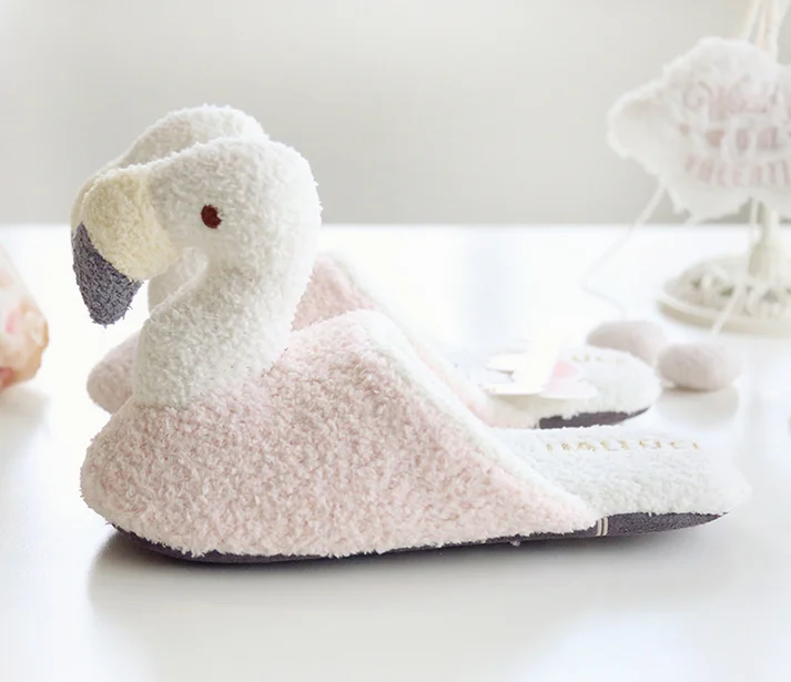 Новинка зимние теплые женские тапочки с фламинго для дома мягкие пушистые