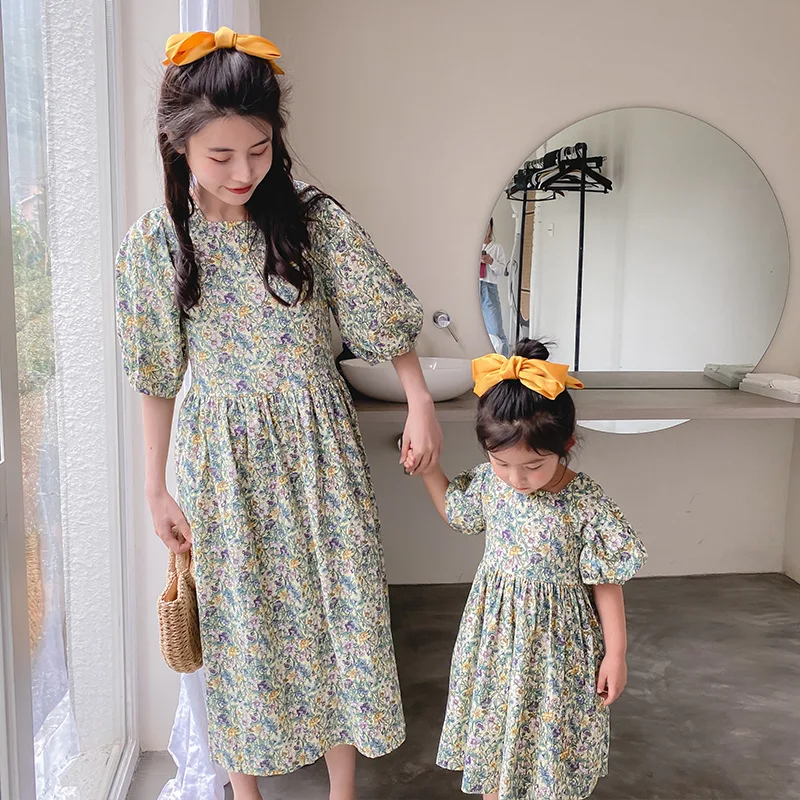 

Mommy and Me Dresses Floral Printed Summer Short Sleeve Korea Style Mother Daughter Dress Family Matching Outfits