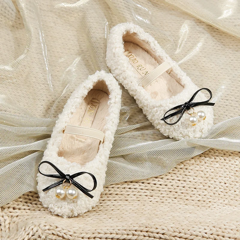 Girls' Plush Shoes The New Plush Warm Shoes In Autumn And Winter 2022 The Pea Shoes Korean Version Of Little Girls' Cotton Shoes enlarge