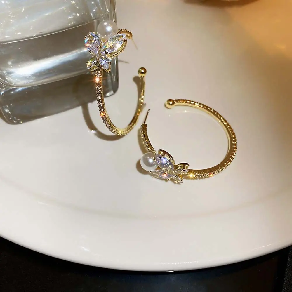 

Korean Style Earrings C Shape Alloy Geometric Vintage Rhinestone Hoop Earrings Pearl Earrings Female Stud Earrings