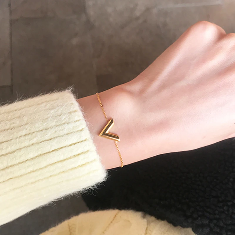 Браслет из нержавеющей стали с буквами V для женщин и девушек Ювелирный Комплект