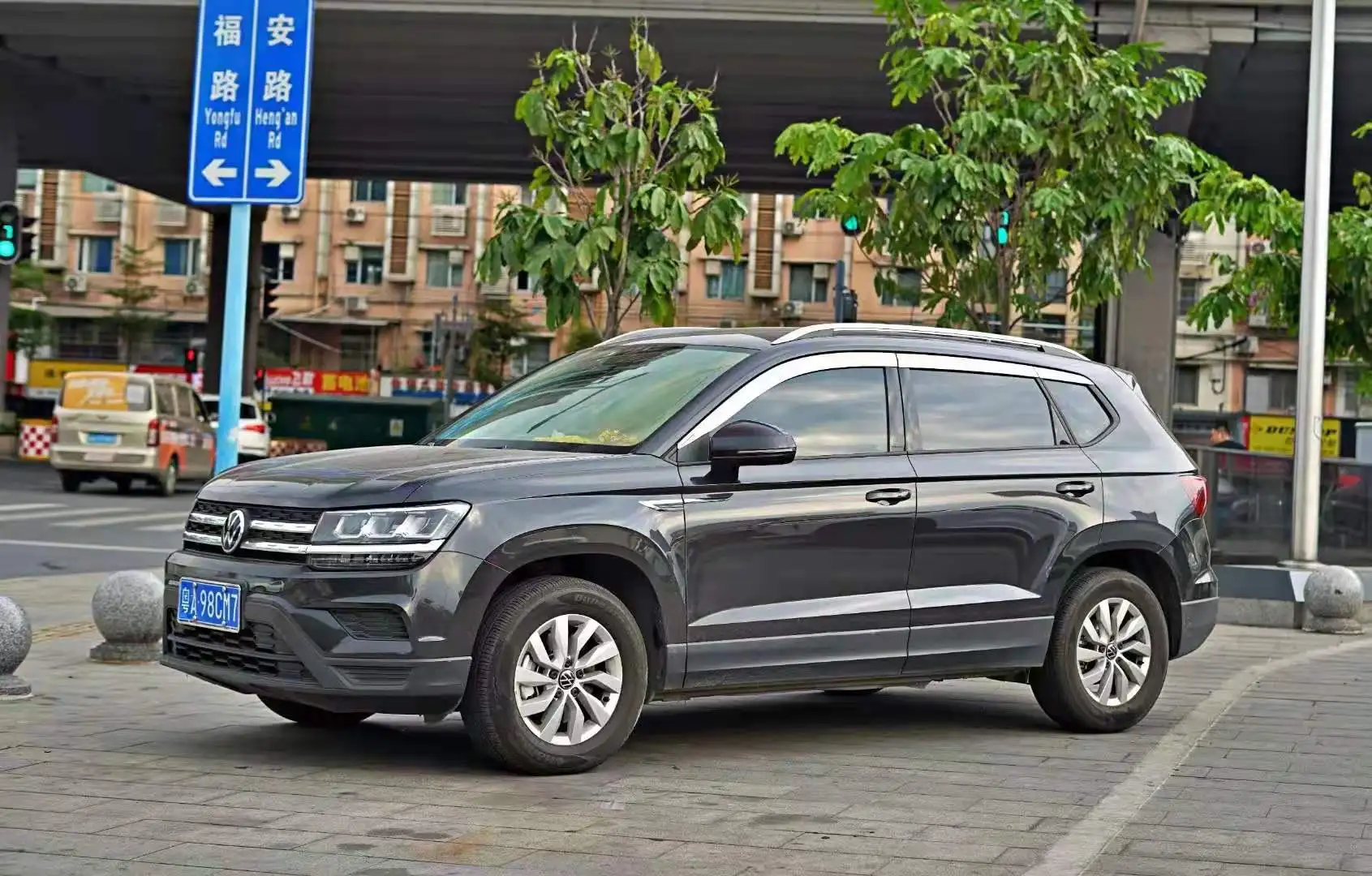 

Chrome Door Rain Visor Side Window Deflector Shade Sun Wind Shield Silver Trips Eaves for Volkswagen Tharu 2019-e004