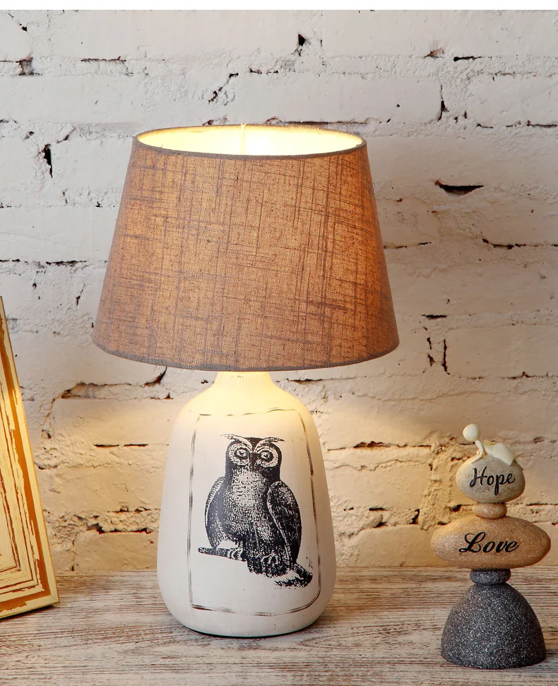 Скандинавские Современные Простые Красочные настольные лампы для гостиной