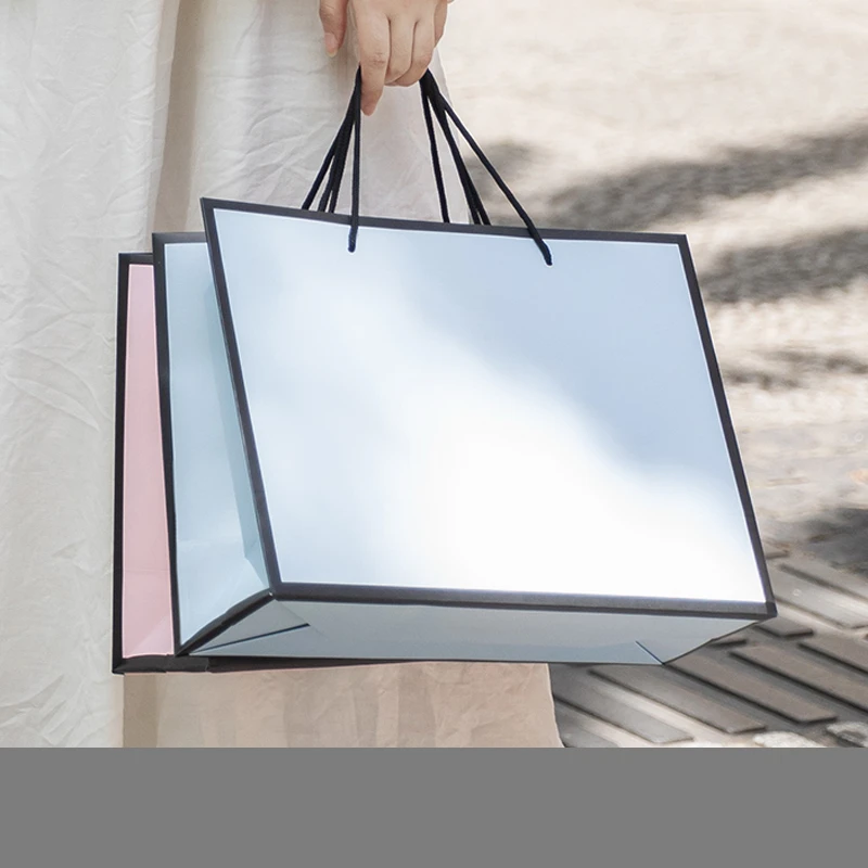 10 шт./лот цветные подарочные бумажные сумки черная рамка одежда подарки