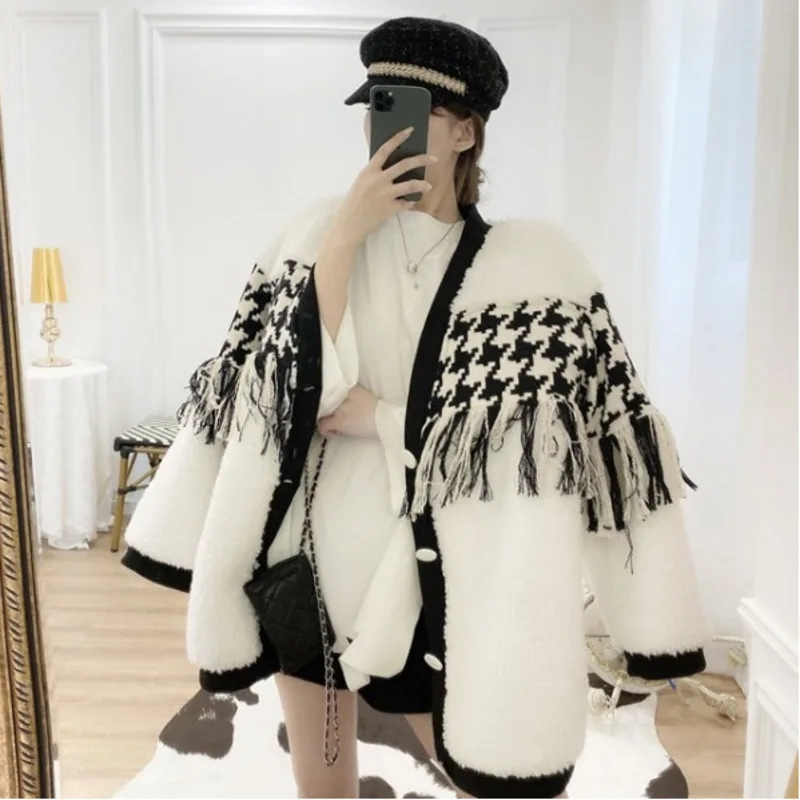 LANMREM 2019 Autumn New Women's Single-breasted Fur One-piece Sheep Shearing Jacket Lattice Stitching Fringed Plush Coat PC226 |