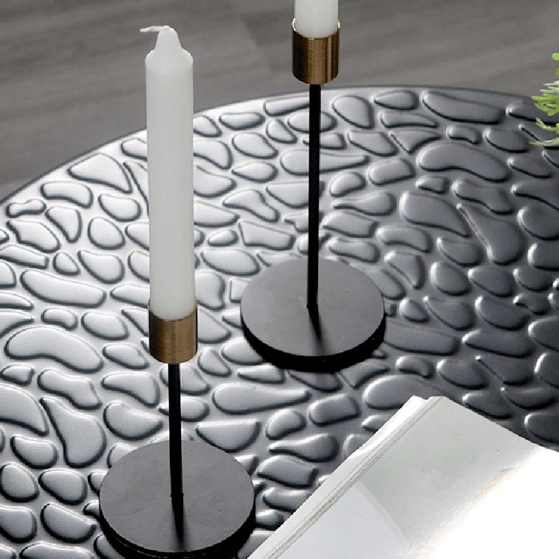 

2Pcs European Gold Candle Holders Metal Candlestick Wedding Luxury Table Romantic Decorations New Year Bar Party Decoration Cand