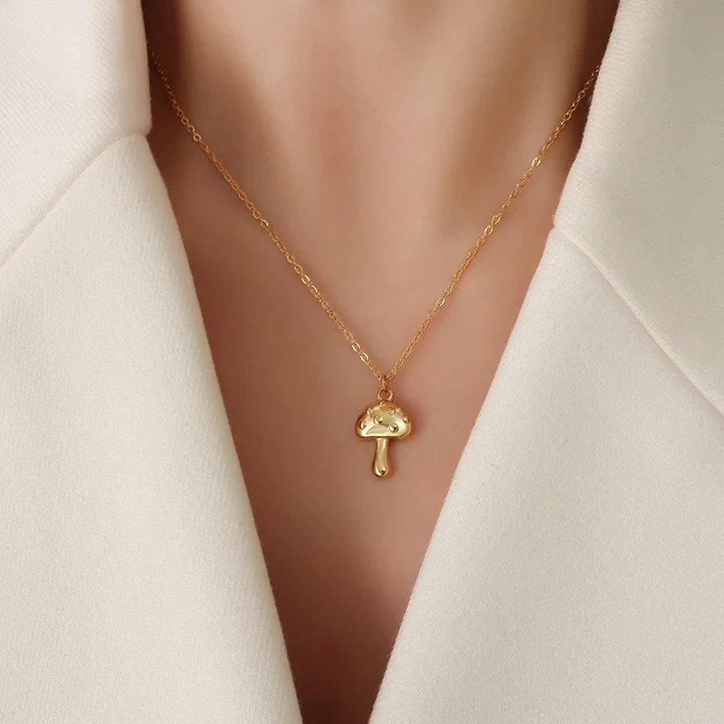 

Gaku New French Ins Ornament Niche Necklace Vintage Small Mushroom Pendant Clavicle Chain Titanium Steel 18KGold Women's Jewelry