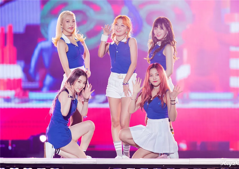 Белый Красный бархат Kpop настенные плакаты Наклейки белая мелованная бумага яркие цвета украшения дома - Цвет: Белый