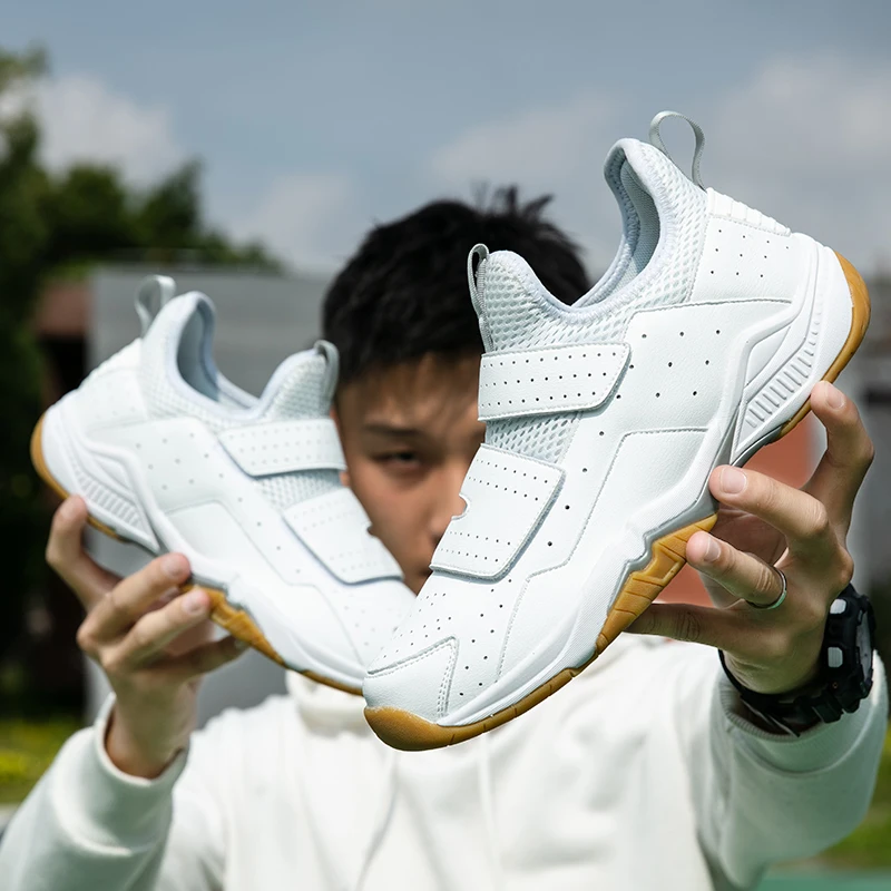 

New Training Tennis Shoes Women Quality Tennis Footwear for Men Size 36-46 Luxury Badminton Shoes Couples Volleyball Sneakers