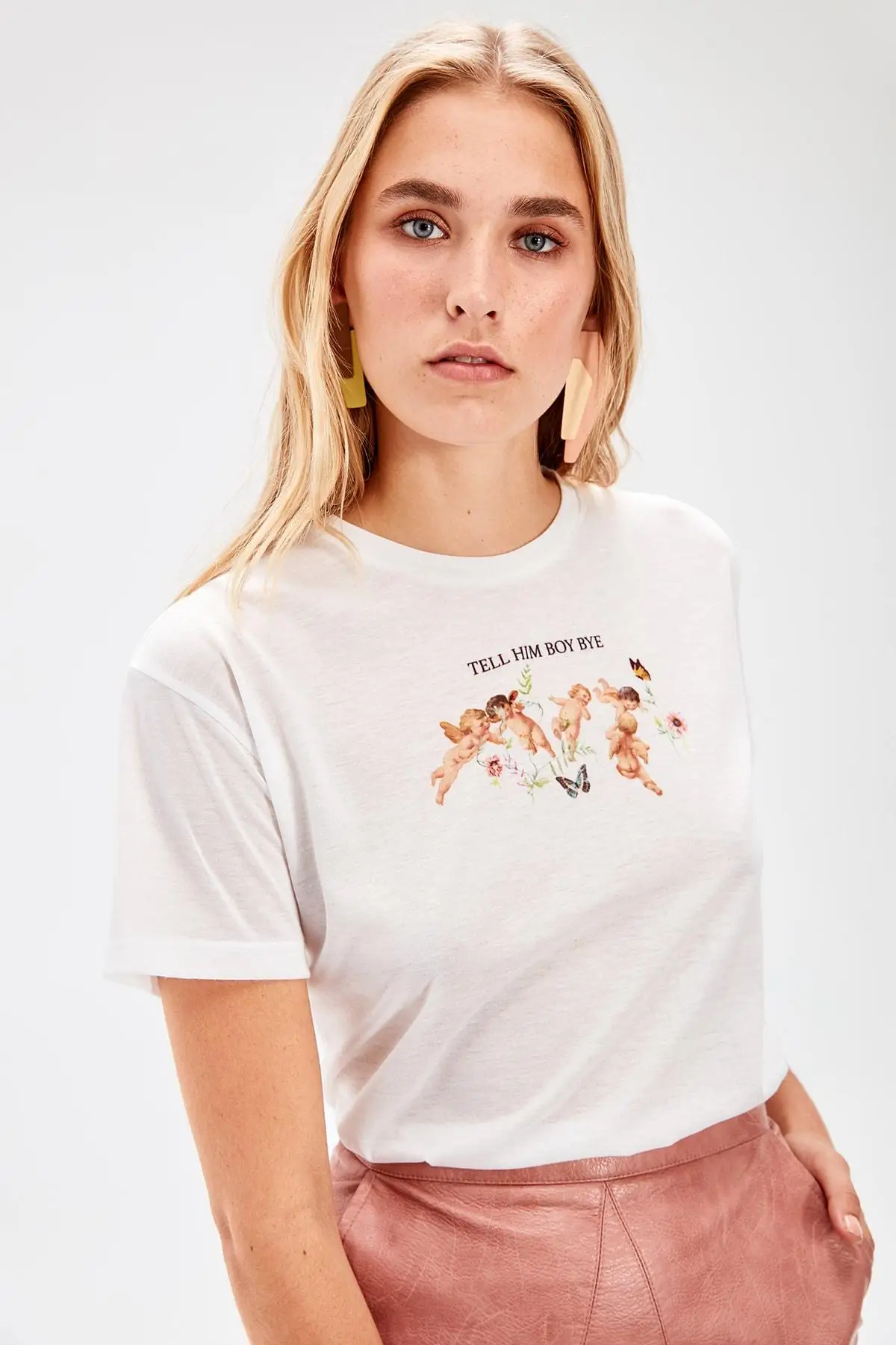 Trendyol белые Базовые Трикотажные футболки с принтом TWOAW20TS0063|Футболки| |