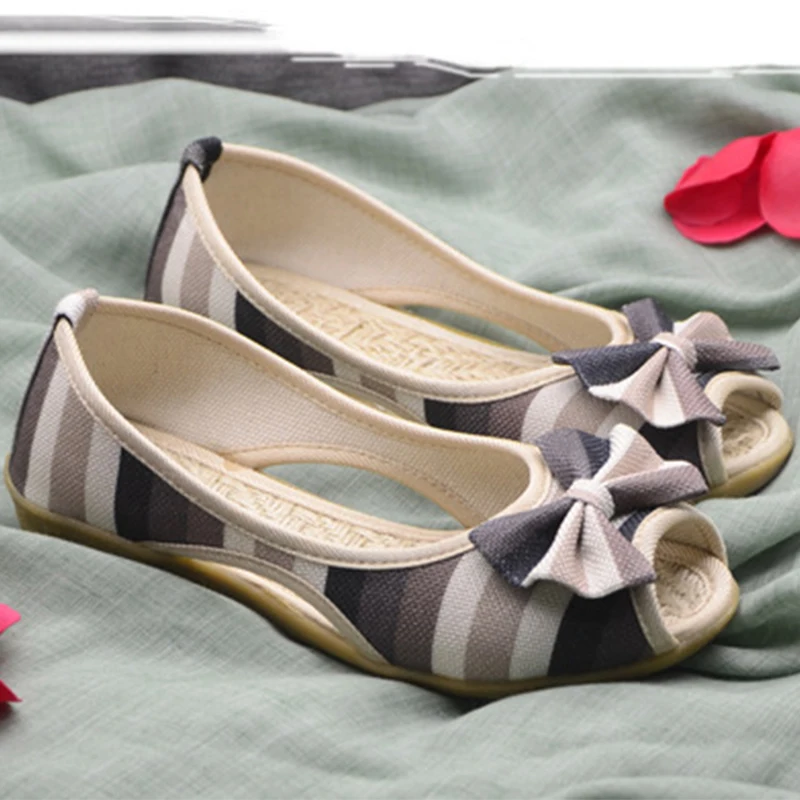 Босоножки женские из парусины на танкетке с открытым носком без застежки