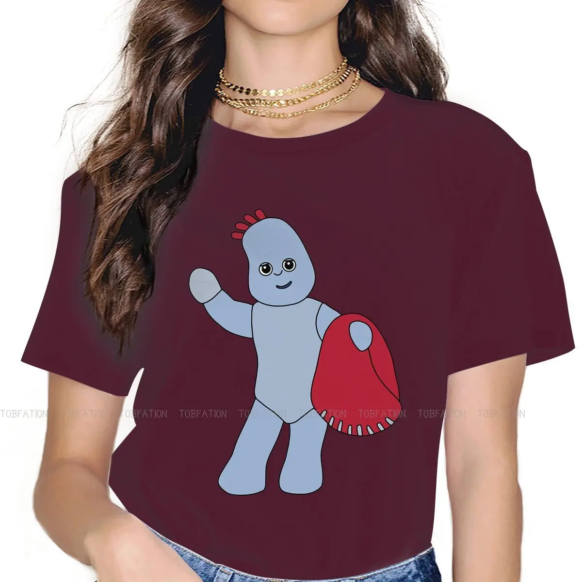 

Женская футболка с надписью «во время ночного сада»