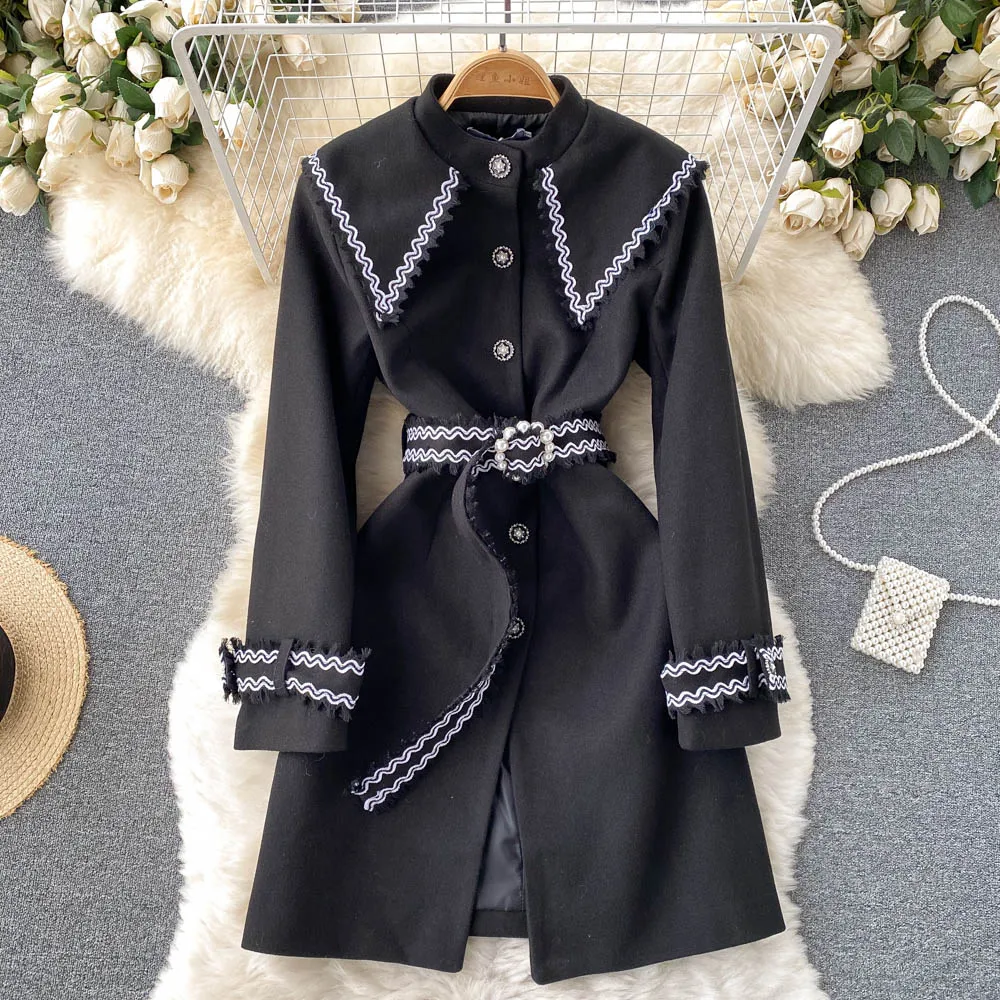 Черное шерстяное пальто женское осенне-зимнее однобортное на шнуровке с высокой