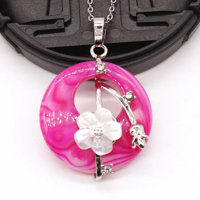 Trendy-beads Classic Silver Plated Round Hollow with Flower Stripe Rose Red Agates Pendant For Women Necklace | Украшения и