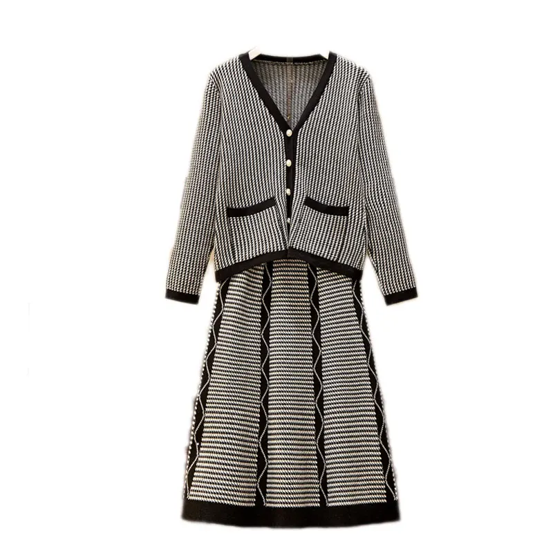 

Bigger Sizes New Winter Two-Piece Clothing Set V Neck Jacket Knitted Sweater Pleated Skirt Leisure Suits