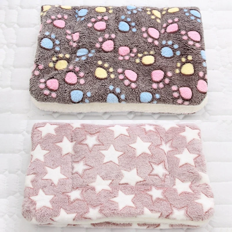 

3 Sizes Cute Star Footprint Printed Pet Sleep Mat Warm Paw Print Towl Dog Cat Puppy Fleece Soft Blanket Pet Dog Beds Cushion