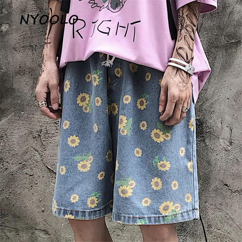 

NYOOLO Summer Streetwear daisy Floral print washed denim shorts women men Casual loose elastic waist straight jean shorts Bottom
