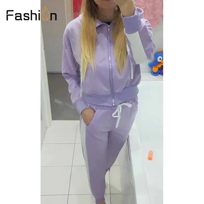 Женский спортивный костюм комплект из двух предметов: толстовка с капюшоном и