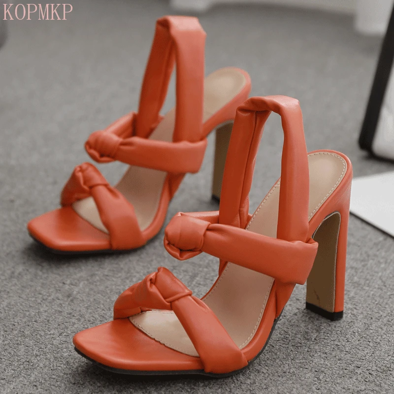 

New European and American Fashion Square Head Sweet Fairy Style One Word Buckle with Large Heels Sandals