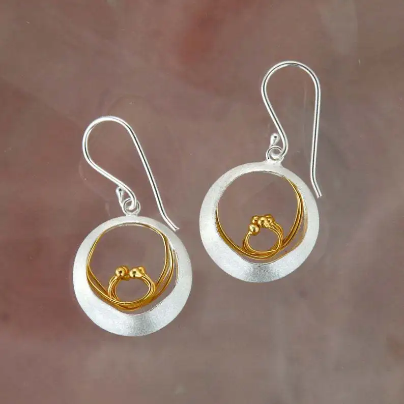 Серьги в стиле ретро с геометрическим цветком Простые короткие круглые сережки