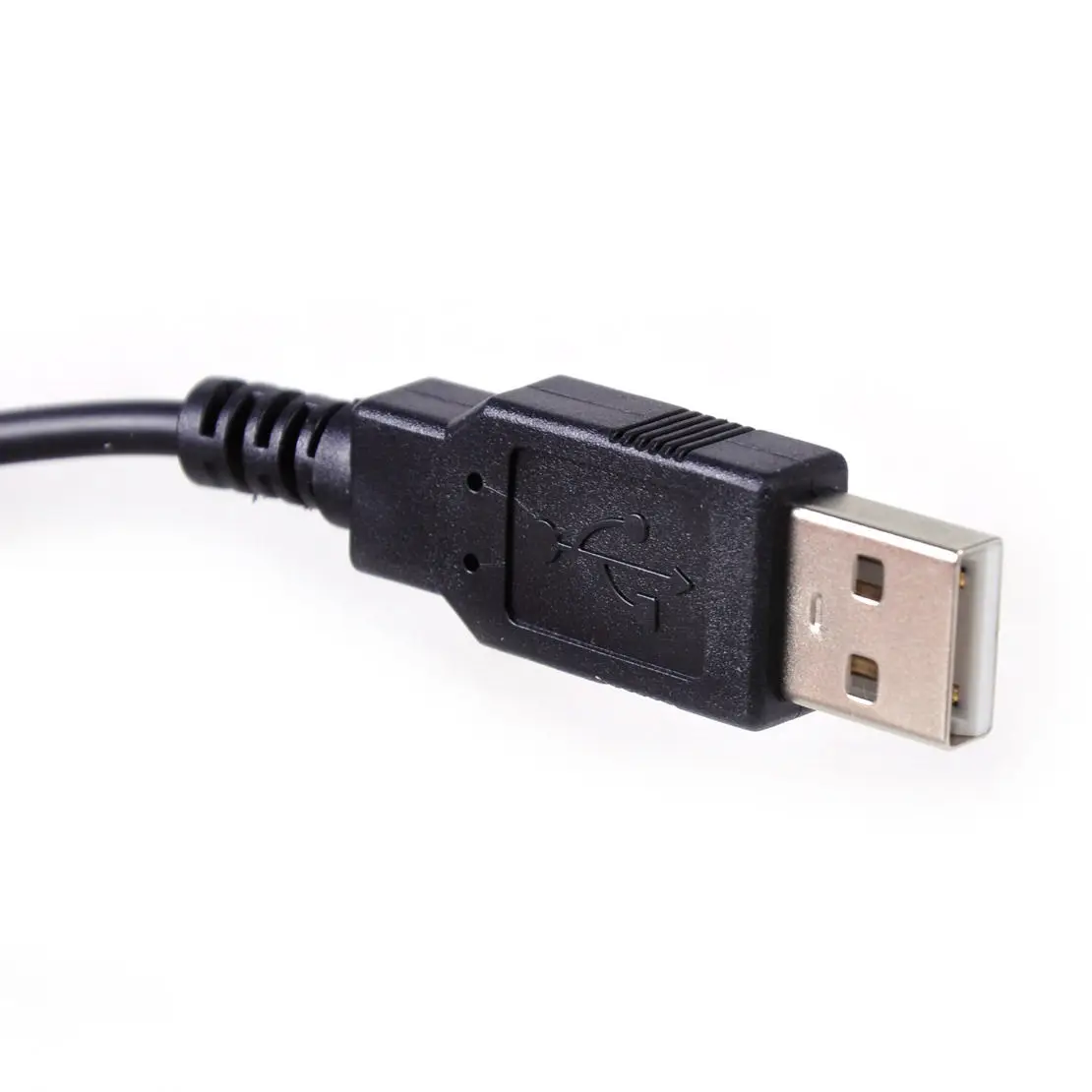 Автомобиль на обоих концах для подключения внешних устройств к автомагнитоле с