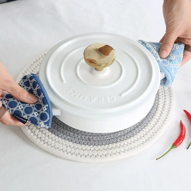 

JW-Japanese Denim Embroidery Anti-scalding Triangle Pot Gloves Handle Hat Kitchen Insulation Gloves Cloth Pot Clip Covers
