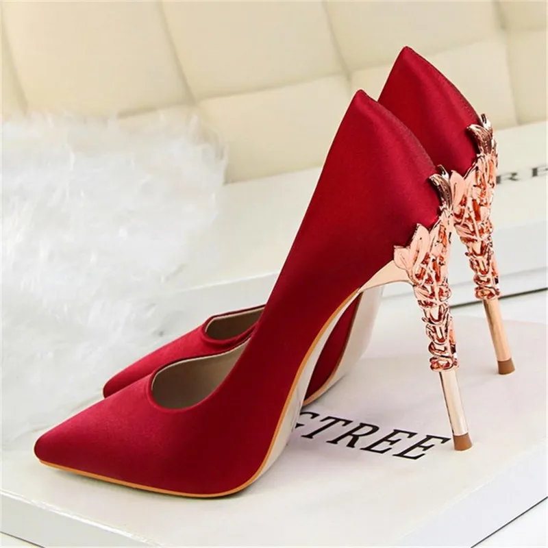 

SZIE 40 Metal Carved Wedding Bridal High Heels Solid Silk Shoes Pointed Toe Shallow Women Pumps Ladies Elegant High Heels 10cm