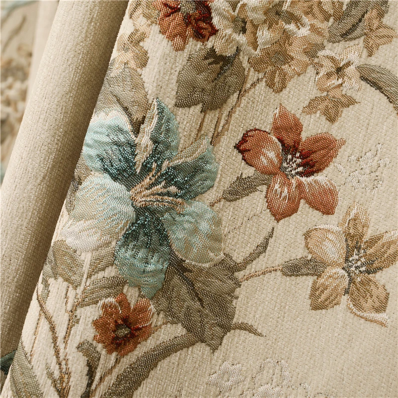 Бежевые высококачественные жаккардовые затемняющие шторы из синели с цветами