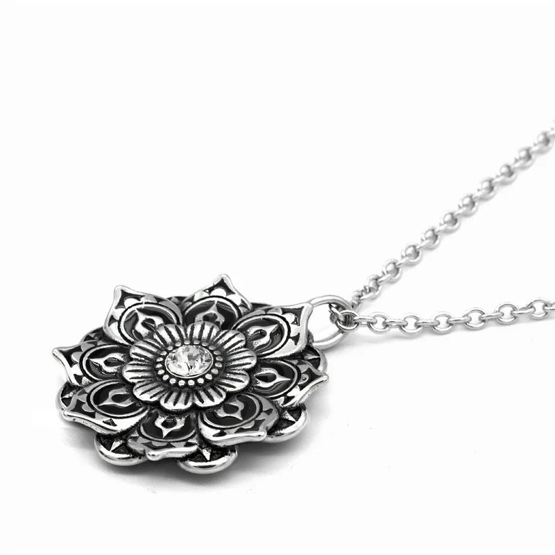 

Women's Men's Universal Creative Retro Lotus Necklace Exquisite Punk Hip Hop Pendant Necklace Memorial Gift Jewelry Wholesale