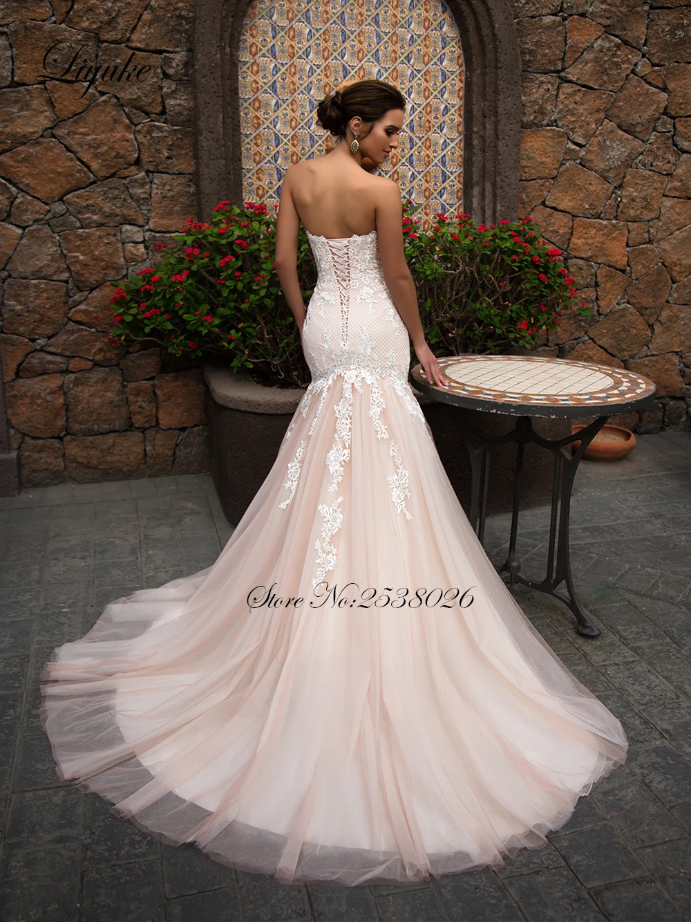 

Liyuke Pink Flush Mermaid Strapless Wedding Dress With Gorgeous Tulle Bridal Dress